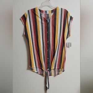 NWOT BOBBIE Brooks multi color top size medium button down clouser